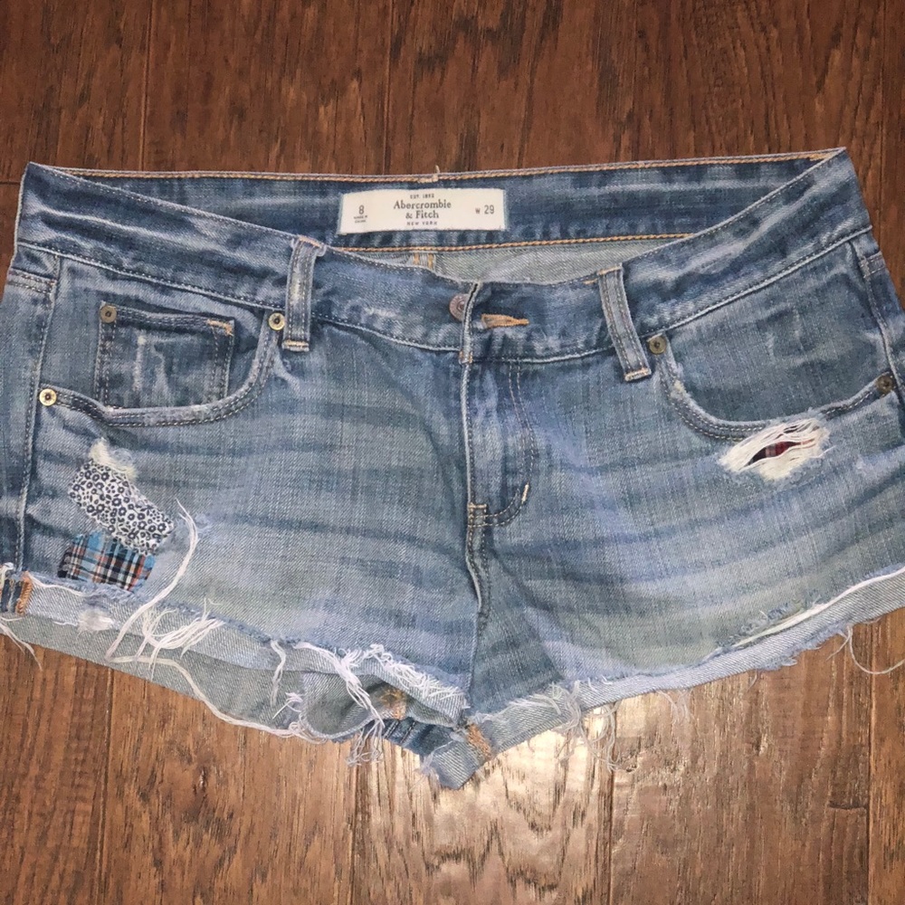 Jeans shorts super cute🙂